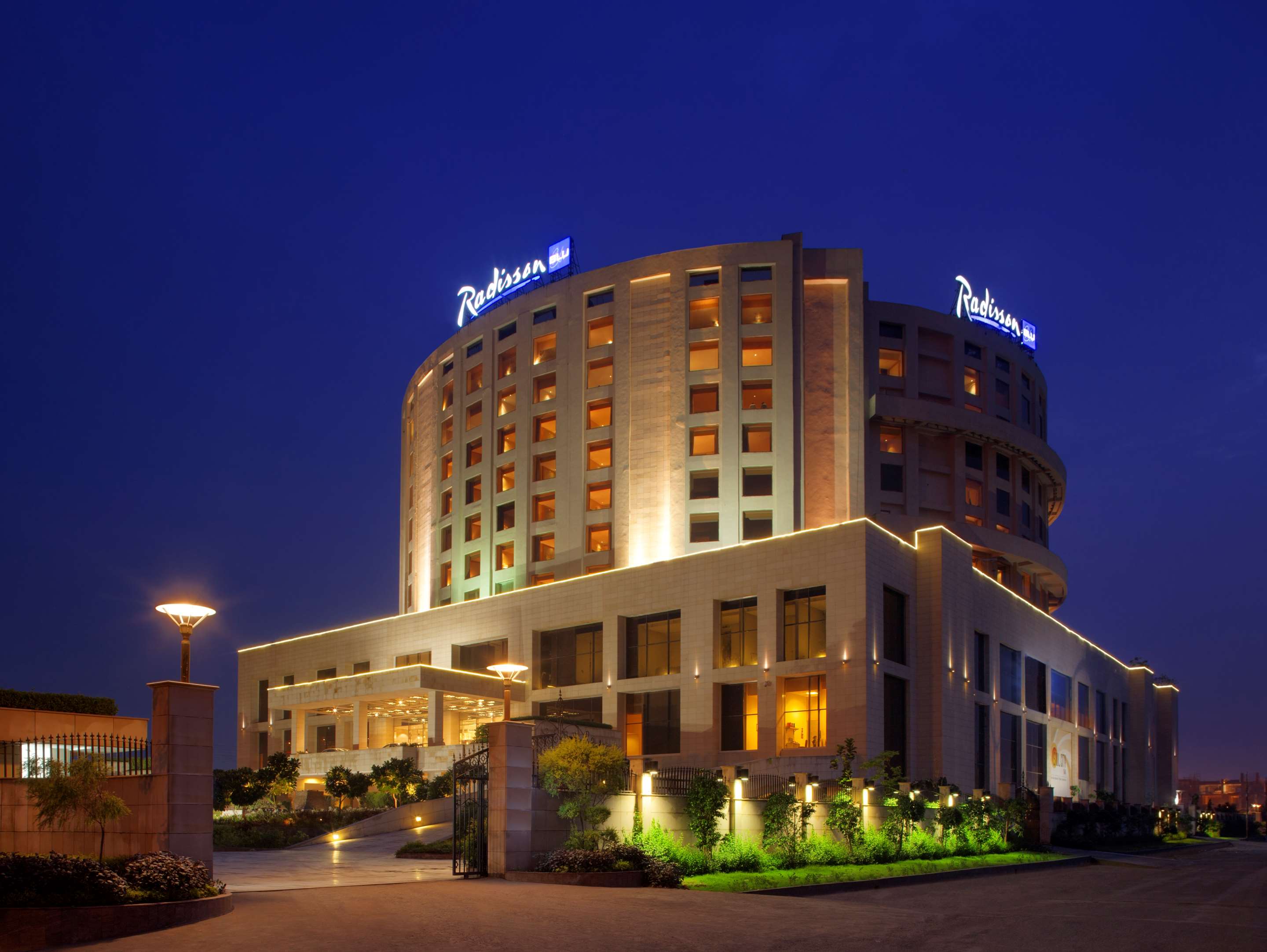 Hotels In Dwarka Delhi Radisson Blu Hotel New Delhi Dwarka - 